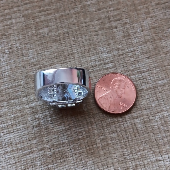 Chunky Silver Faceted Rhinestone Ring - Picture 6 of 11